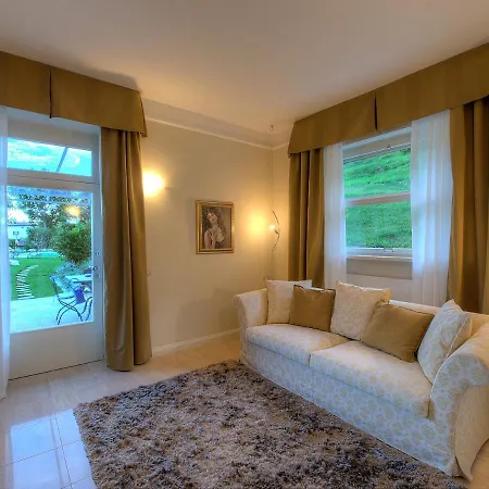 Sleeps 10 Pool Air Con Wifi Willa *