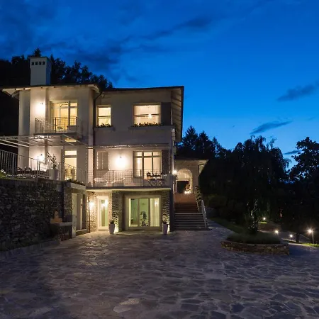 Sleeps 10 Pool Air Con Wifi * Baveno