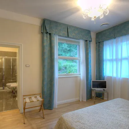 Sleeps 10 Pool Air Con Wifi * Baveno