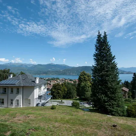 Sleeps 10 Pool Air Con Wifi * Baveno