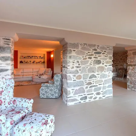 Sleeps 10 Pool Air Con Wifi *
